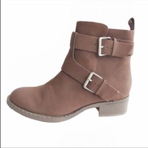 Brown booties with 2 buckles and zipper